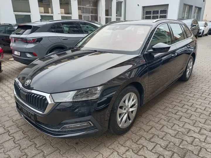 Skoda Octavia 2022 photo 2