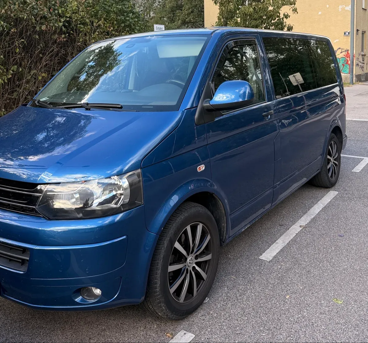 Volkswagen Multivan 2011 photo 2