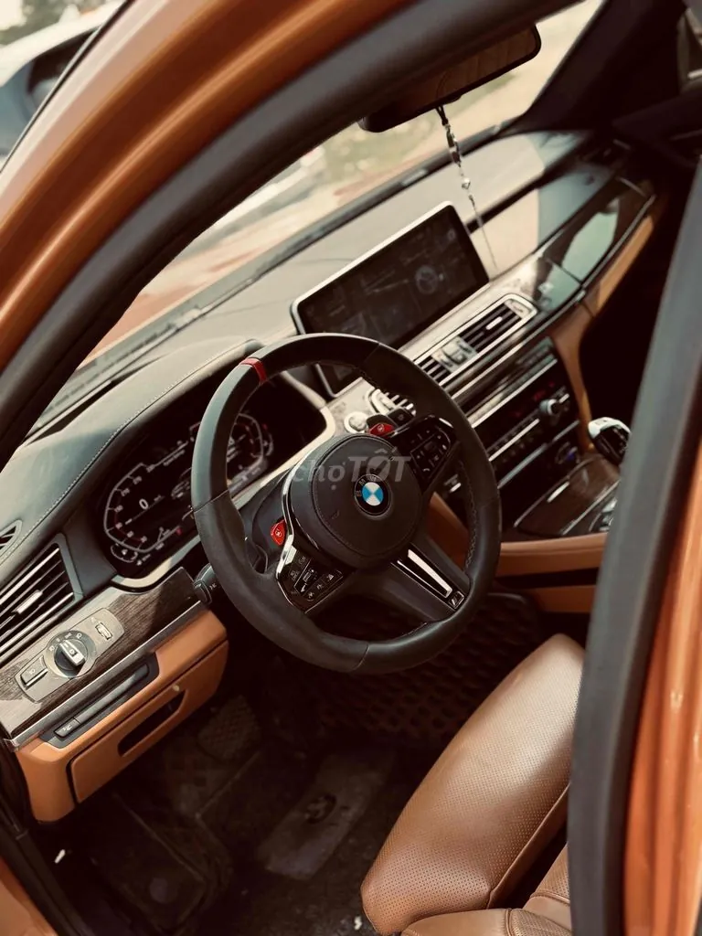 BMW 7 Series 2010 photo 5