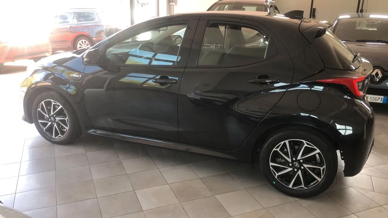 Toyota Yaris 2021 photo 3