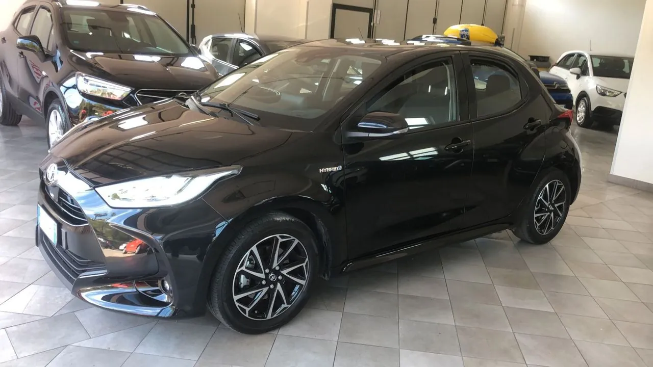 Toyota Yaris 2021 photo 2