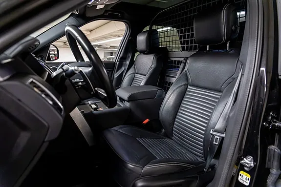 Land Rover Discovery 5 2022 photo 3