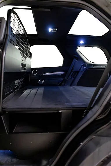 Land Rover Discovery 5 2022 photo 5