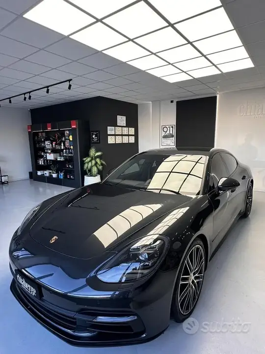Porsche Panamera 2018 photo 2