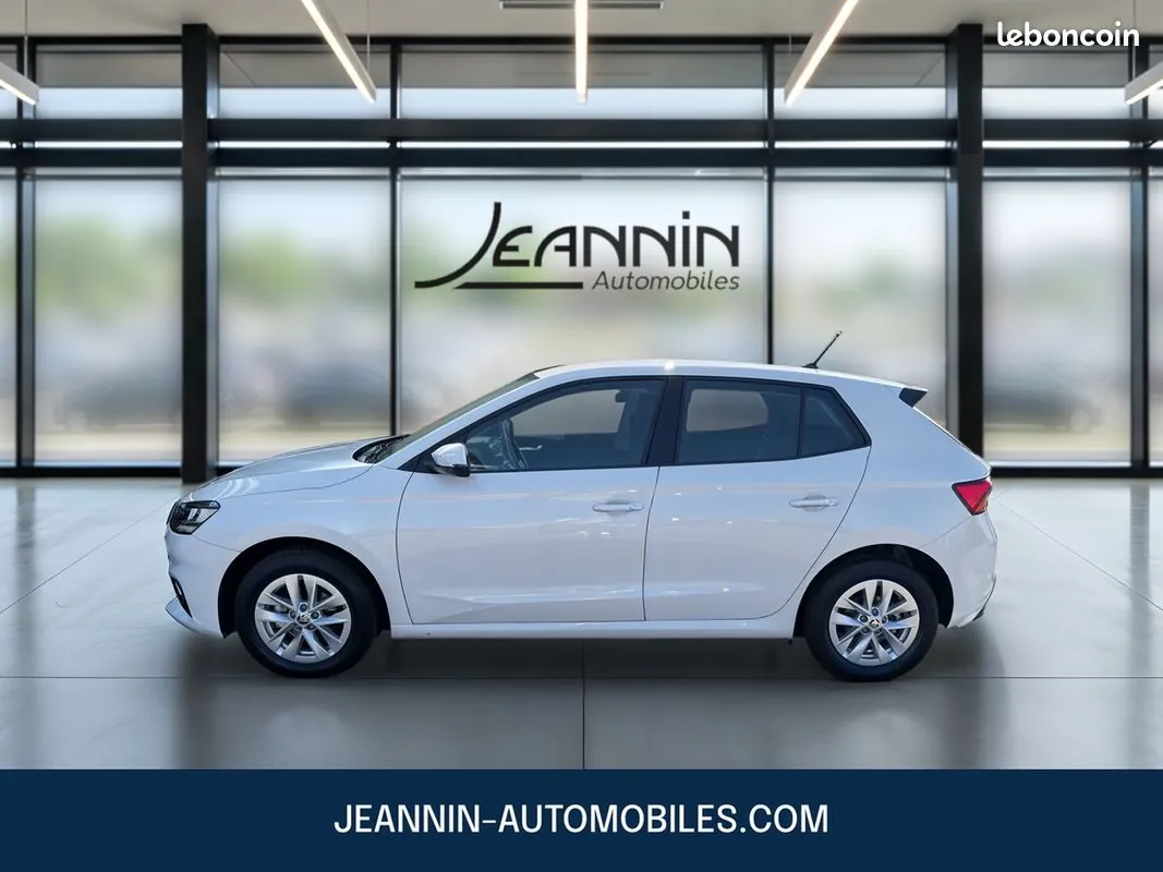 Skoda Fabia 2023 photo 2