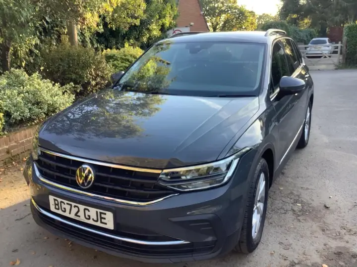 Volkswagen Tiguan 2022 photo 2
