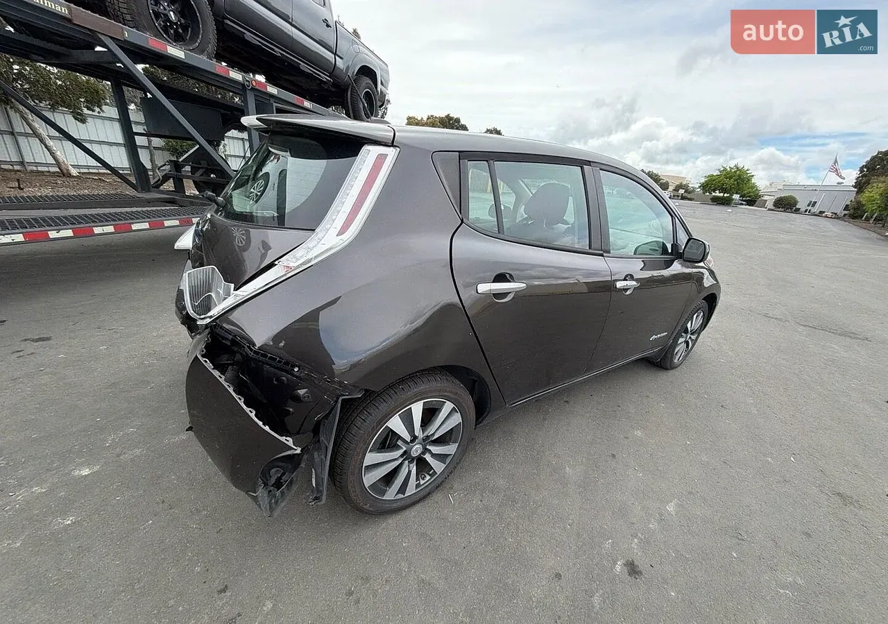 Nissan Leaf 2015 photo 3