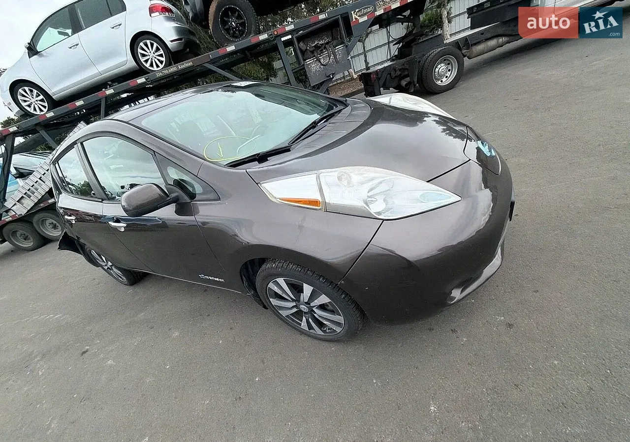Nissan Leaf 2015 photo 2