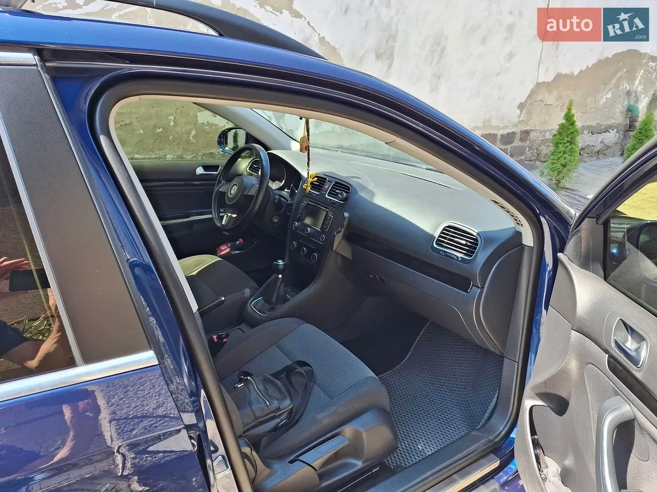 Volkswagen Golf 2011 photo 4