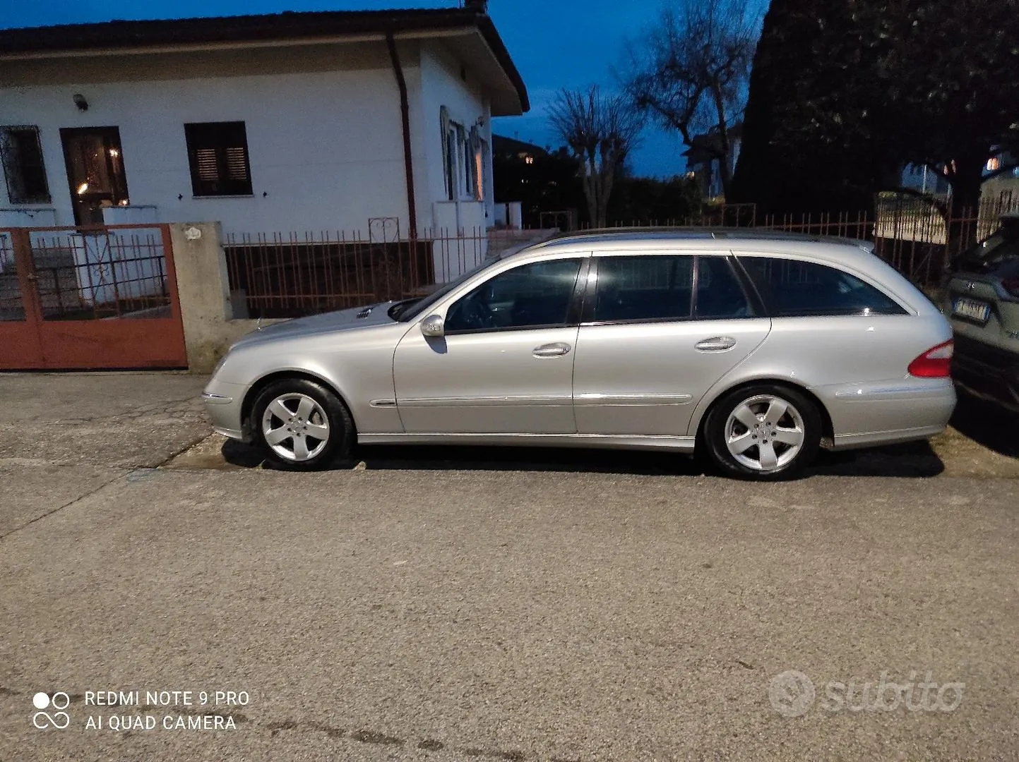 Mercedes-Benz E-Class 2006 photo 2