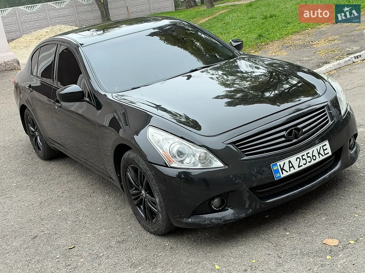 Infiniti G25 2012 photo 2