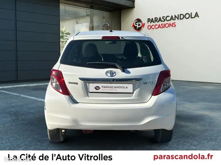 Toyota Yaris 2013 photo 5