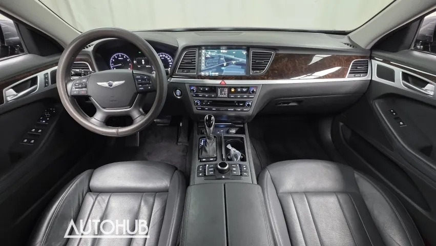 Genesis G80 2015 photo 2