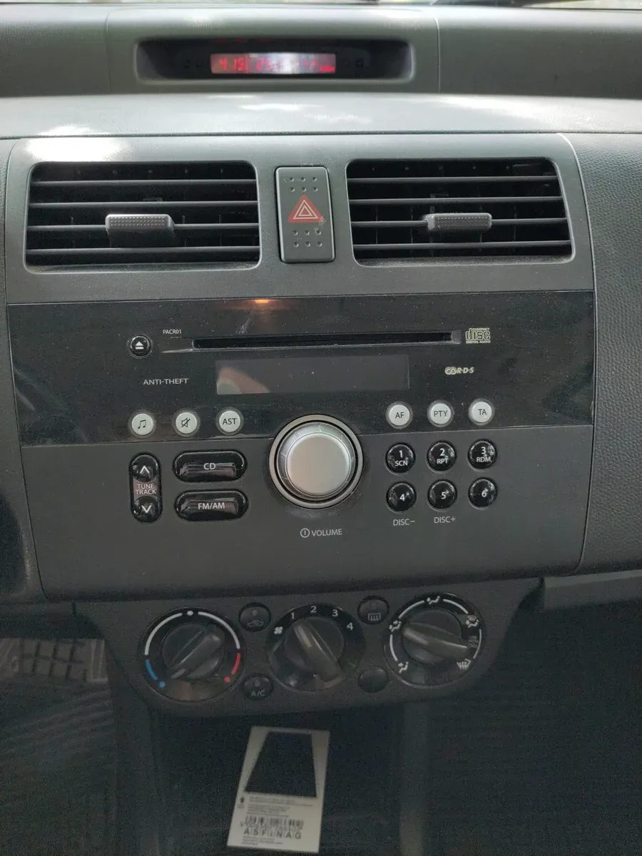 Suzuki Swift 2007 photo 3