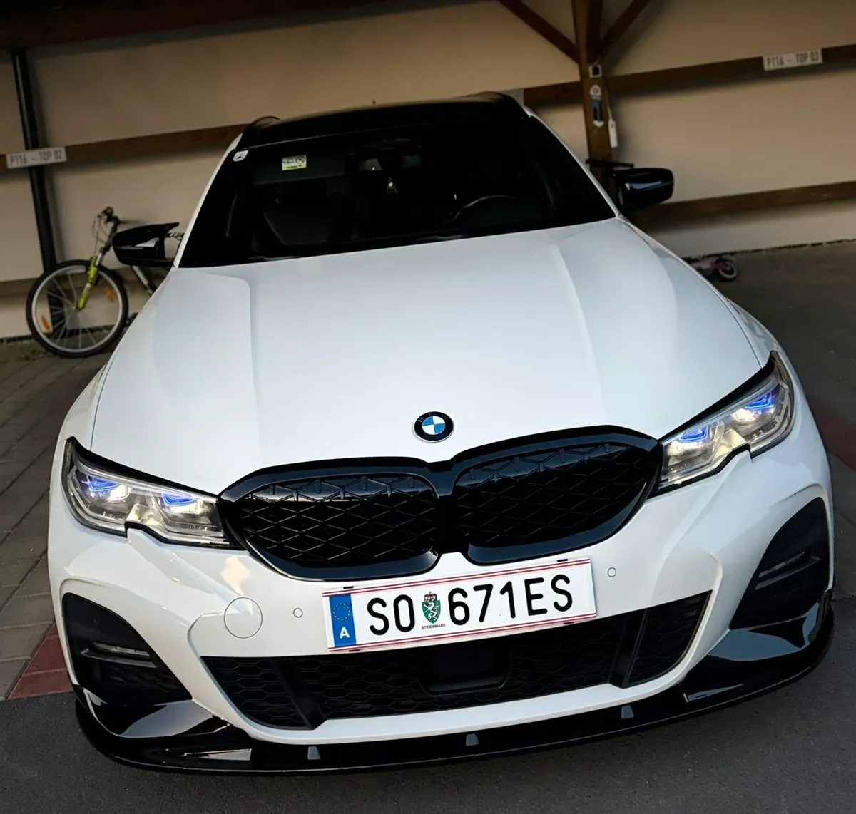 BMW 3 Series 2019 photo 3