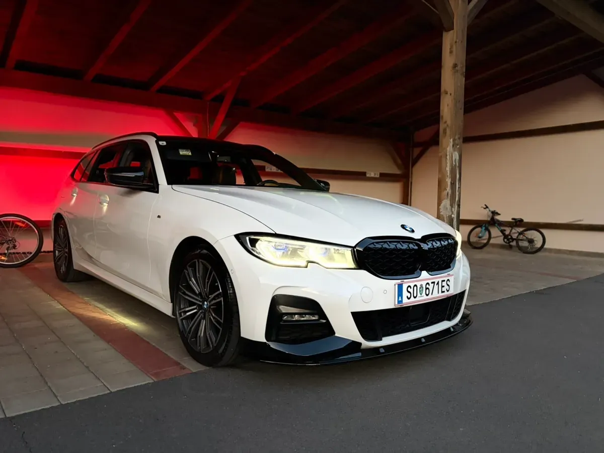BMW 3 Series 2019 photo 2