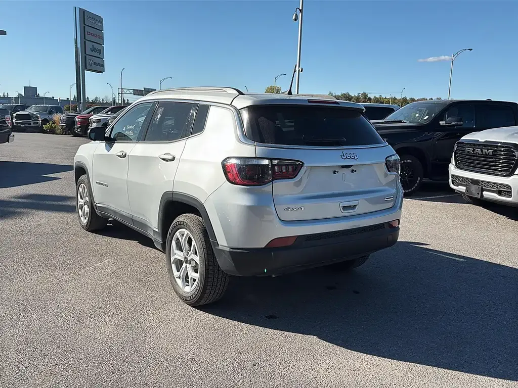 Jeep Compass 2025 photo 4