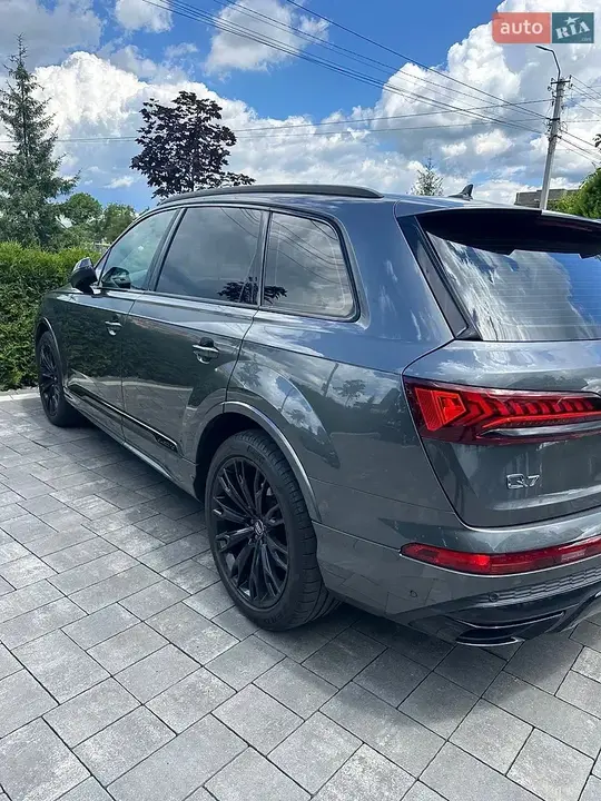 Audi Q7 2021 photo 5