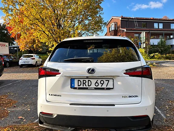 Lexus Nx300H 2015 photo 2