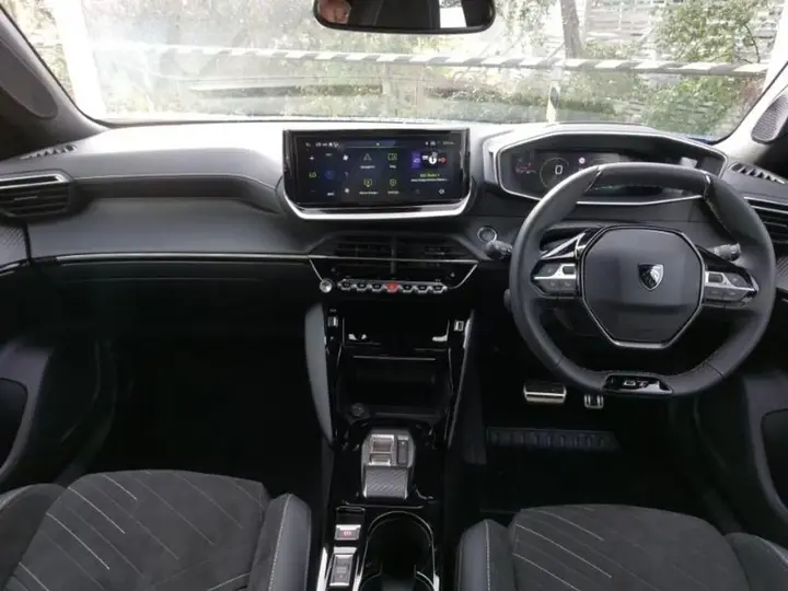 Peugeot 2008 2026 photo 3