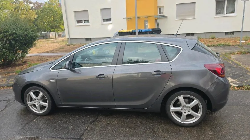 Opel Astra J