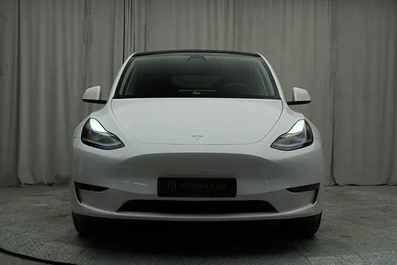 Tesla Model Y 2024 photo 4