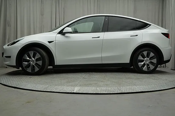 Tesla Model Y 2024 photo 3