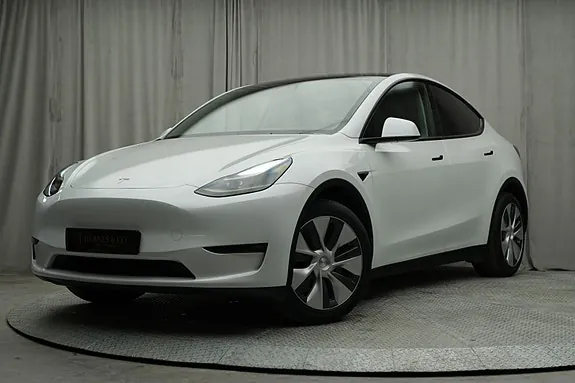 Tesla Model Y 2024 photo 2