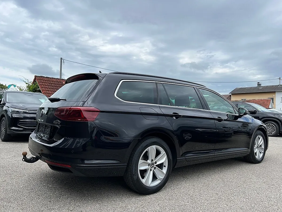 Volkswagen Passat 2023 photo 3