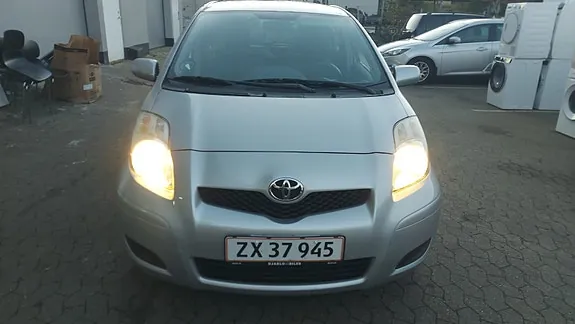 Toyota Yaris 2009 photo 2