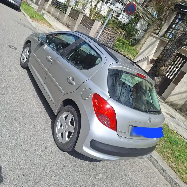 Peugeot 207