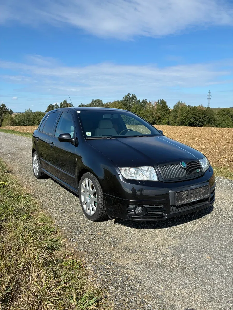 Skoda Fabia 2004 photo 3