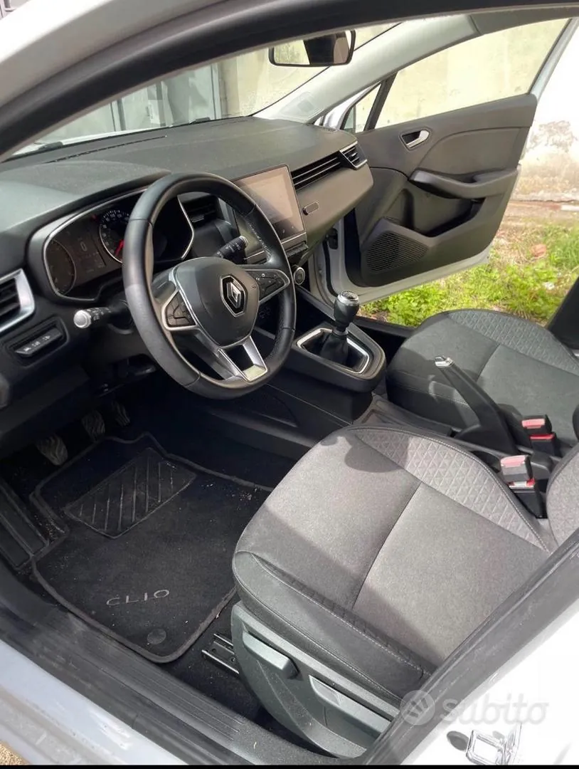 Renault Clio 2021 photo 2
