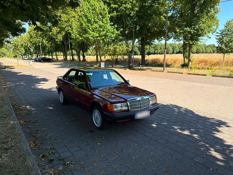Mercedes-Benz 190