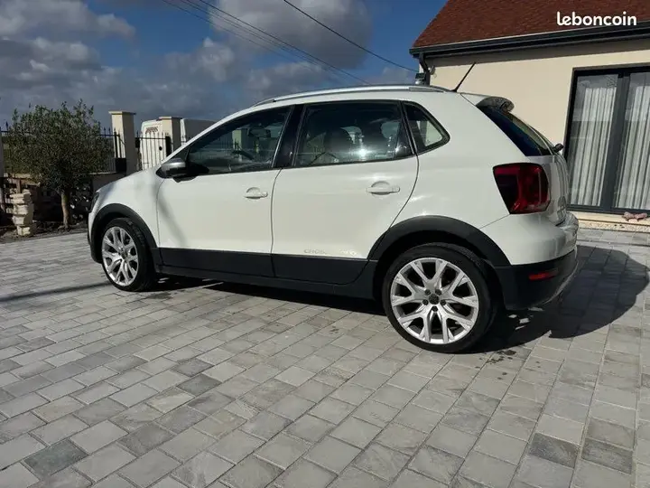 Volkswagen Polo 2016 photo 2