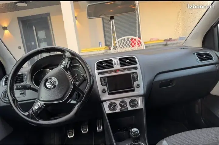 Volkswagen Polo 2016 photo 3