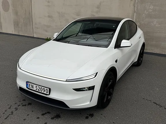 Tesla Model Y 2025 photo 4