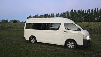Toyota Hiace 2015 photo 2