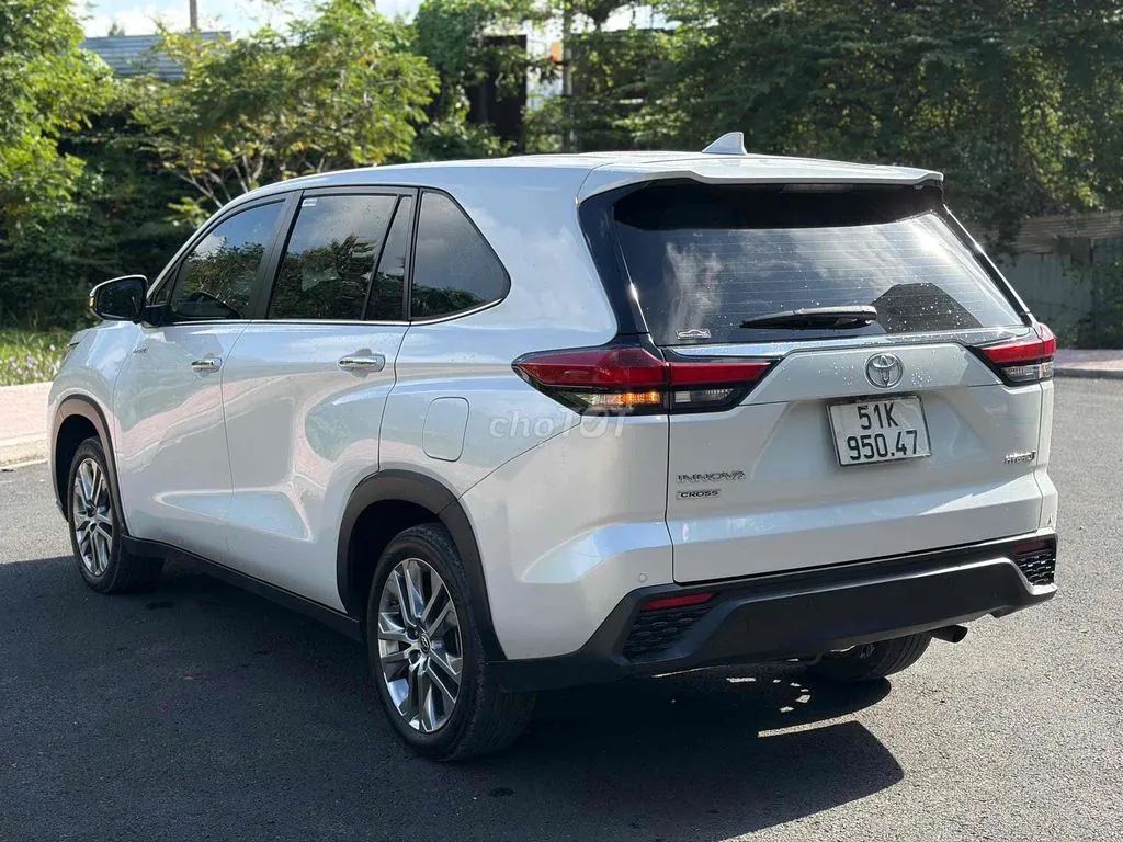 Toyota Innova Cross 2023 photo 2