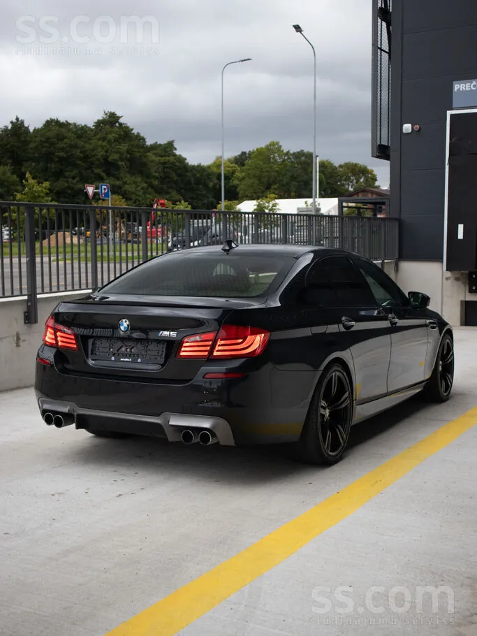 BMW M5 2013 photo 3