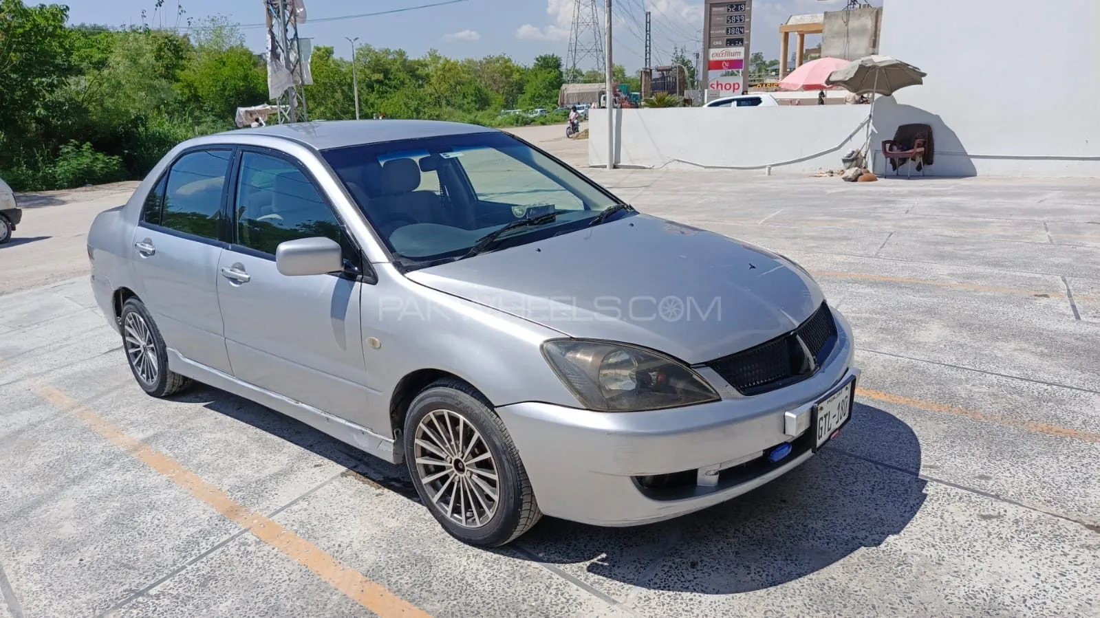 Mitsubishi Lancer