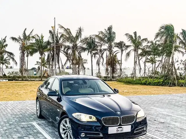 BMW 528I