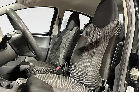 Toyota Aygo 2010 photo 3