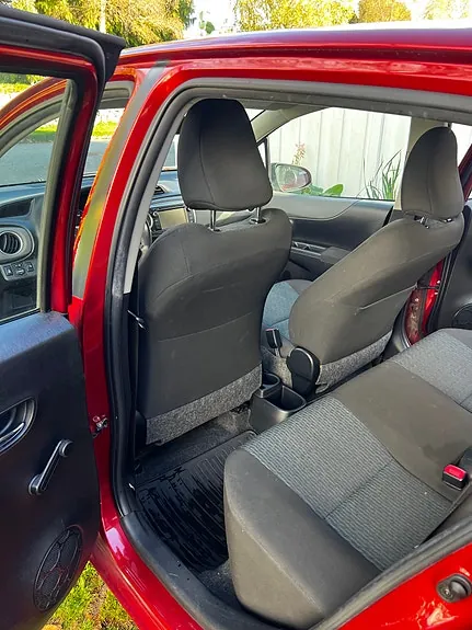 Toyota Yaris 2012 photo 5
