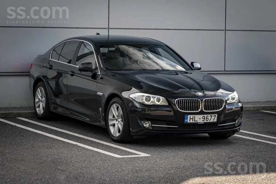 BMW 523I 2010 photo 3
