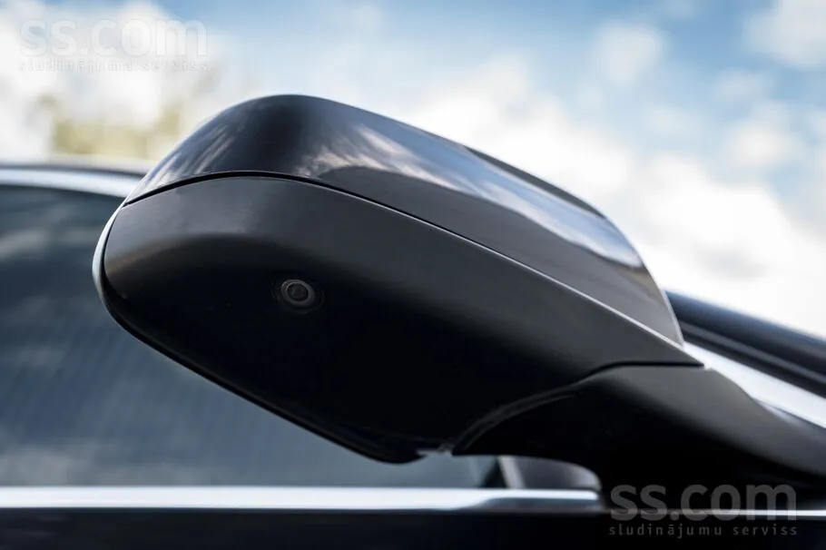 BMW 523I 2010 photo 4