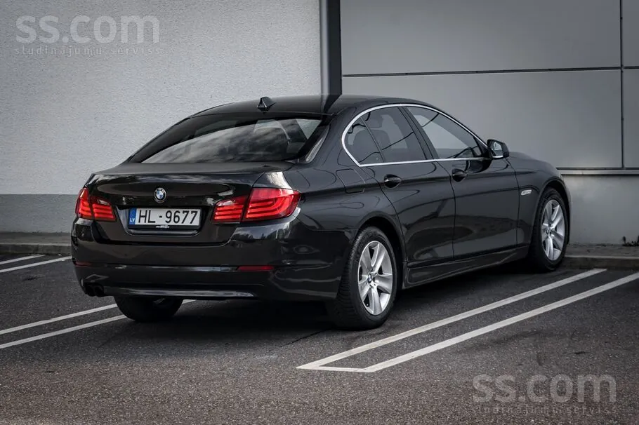 BMW 523I 2010 photo 5