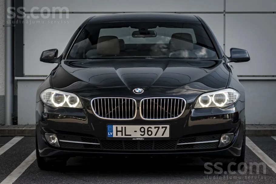 BMW 523I 2010 photo 2