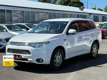 Mitsubishi Outlander 2014 photo 4