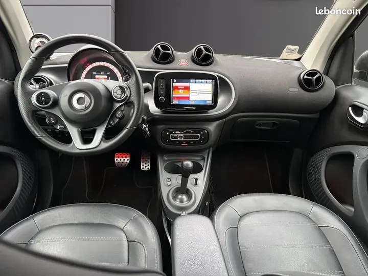 Smart Fortwo 2019 photo 2